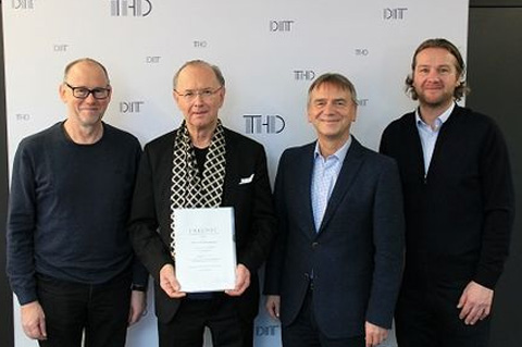 Foto von der Übergabe der Professur an Dr. Dietmar Melchart